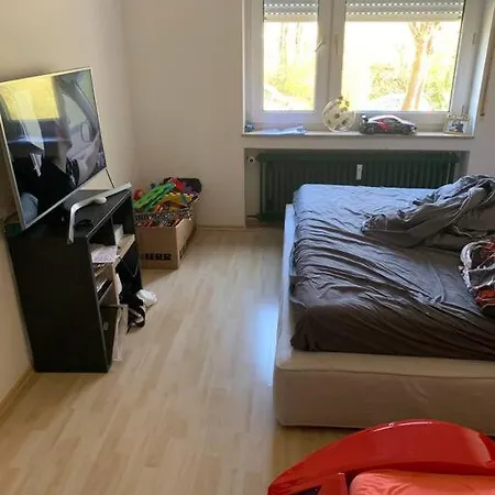 Apartment Schoene Mit Zwei Schlafzimmern . *